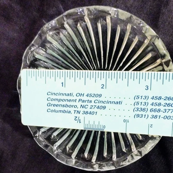 Vintage stamped glass set - Picture 8 of 8